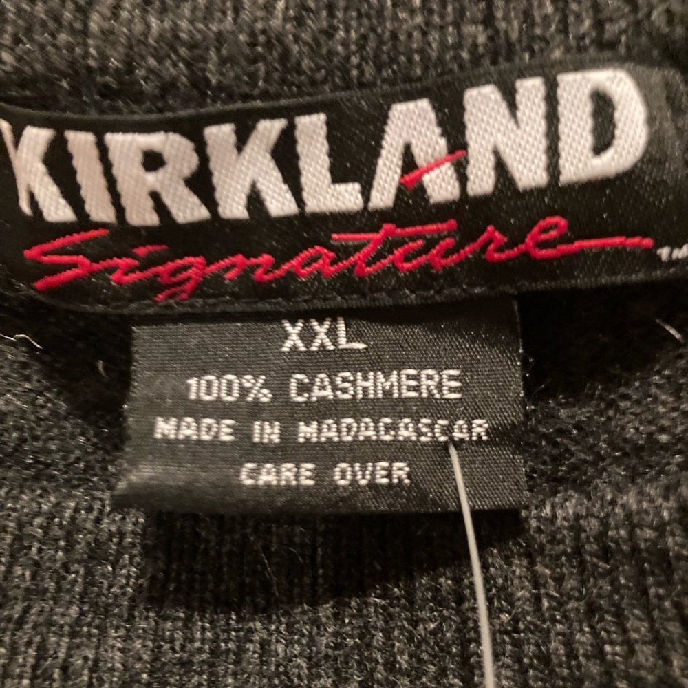 NWT men’s Charcoal gray cashmere sweater, never worn excellent condition